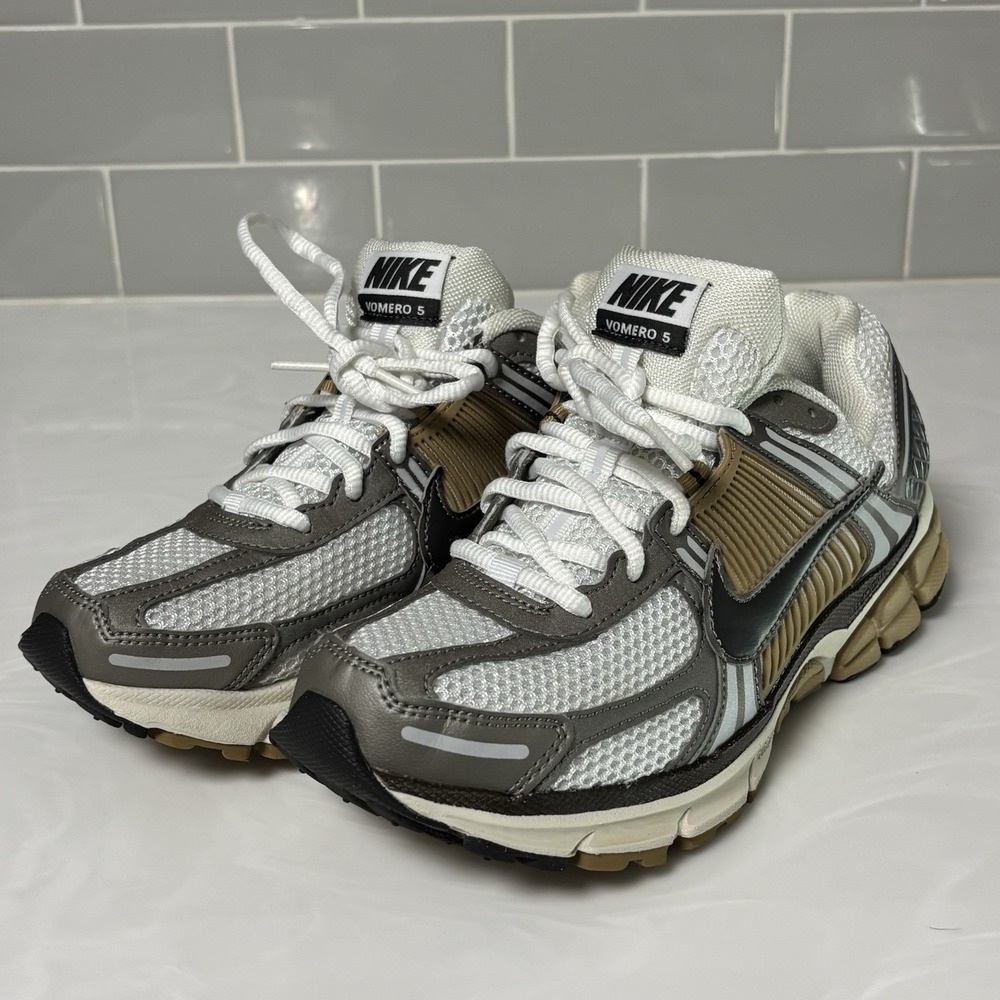 Nike Zoom Vomero 5 Metallic Pewter Mens Size 7.5 Beige Medium Ash FJ4151 006